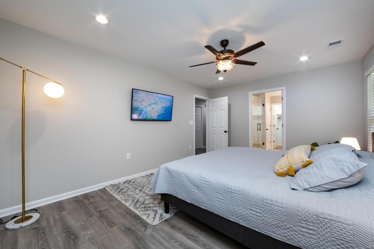 Brandnew Spacious 4 Bedroom House Minutes To Uptown Charlotte Exterior photo