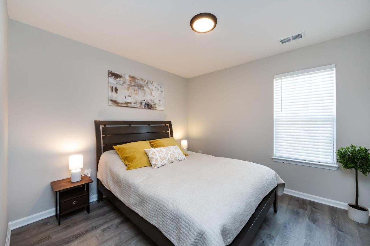 Brandnew Spacious 4 Bedroom House Minutes To Uptown Charlotte Exterior photo