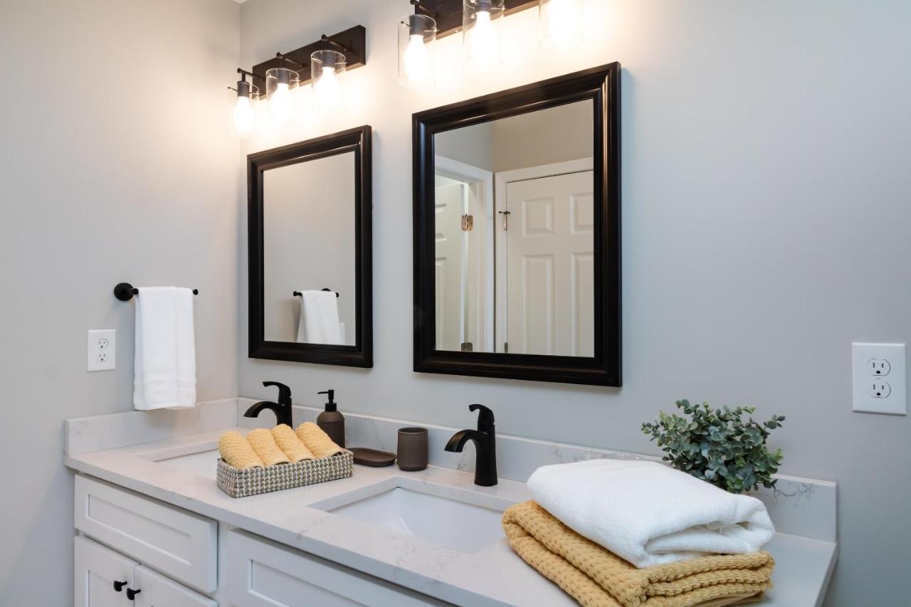 Brandnew Spacious 4 Bedroom House Minutes To Uptown Charlotte Exterior photo